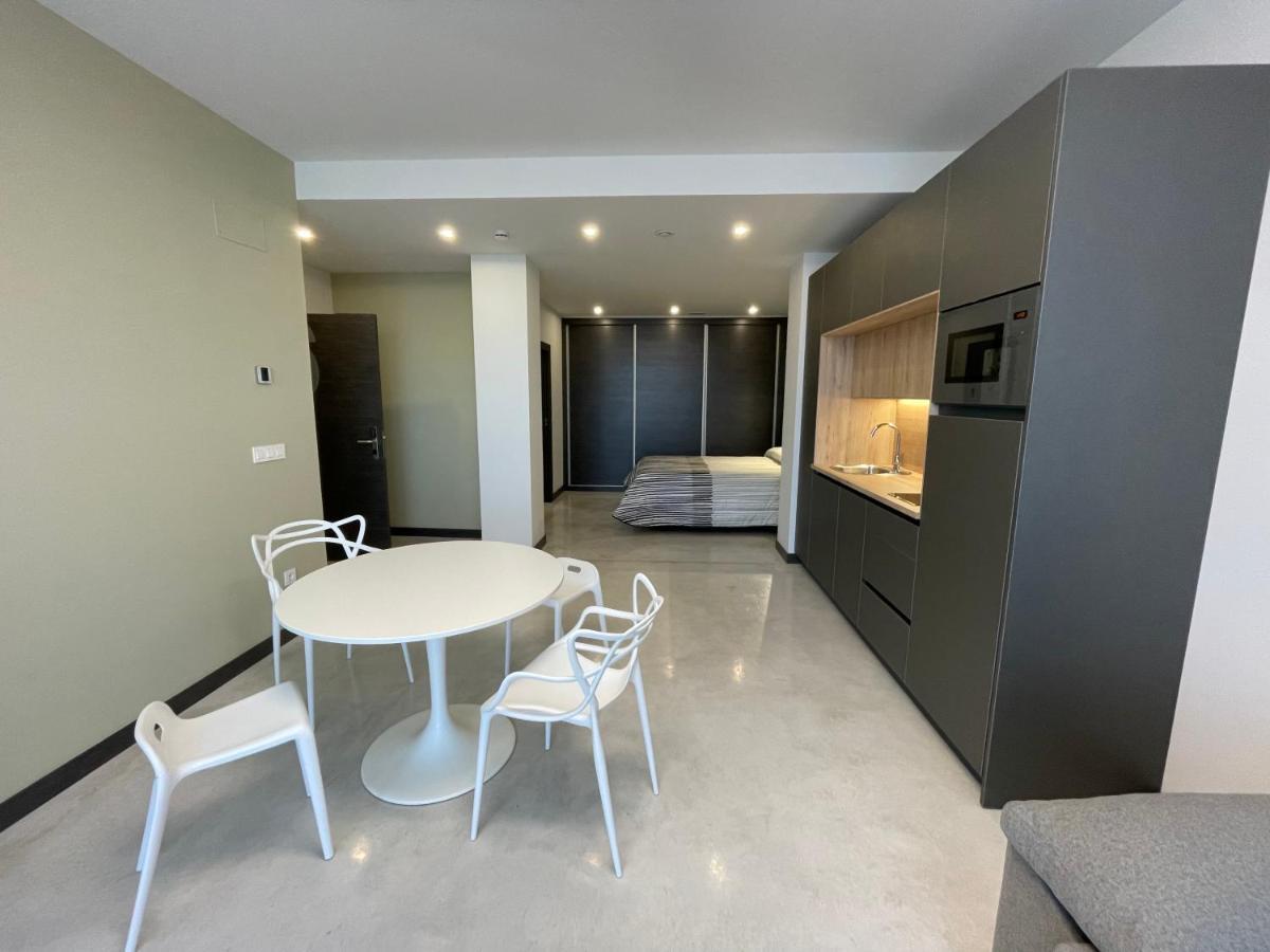 Aljama Burgos Aparthotel Bagian luar foto