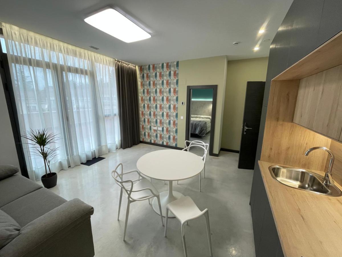 Aljama Burgos Aparthotel Bagian luar foto